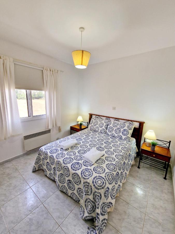 Emma'S Place, 2 Bedroom Apartment With Pool View Πάφος Εξωτερικό φωτογραφία