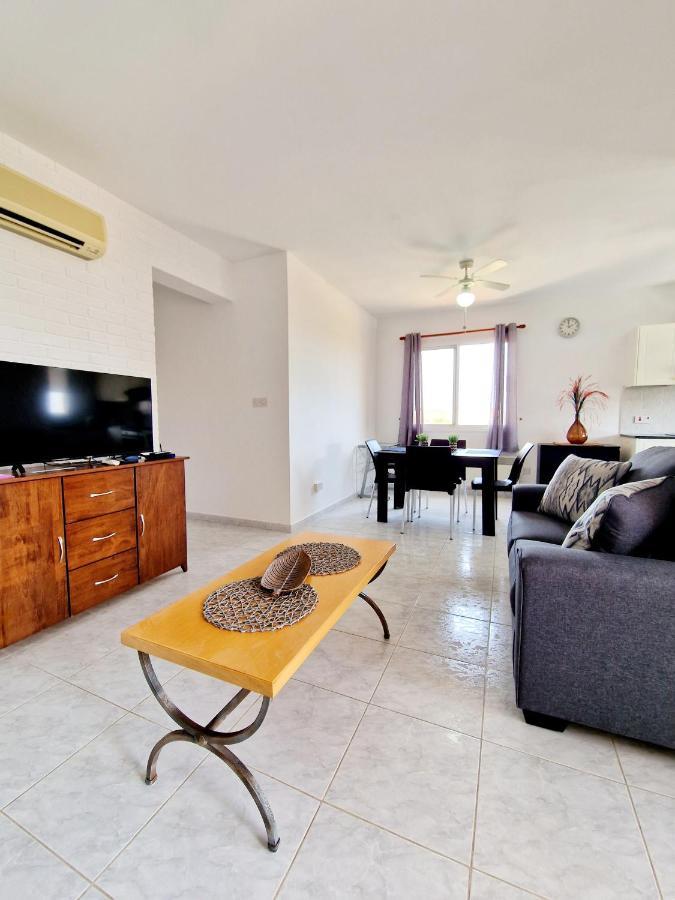 Emma'S Place, 2 Bedroom Apartment With Pool View Πάφος Εξωτερικό φωτογραφία