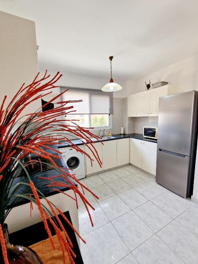Emma'S Place, 2 Bedroom Apartment With Pool View Πάφος Εξωτερικό φωτογραφία
