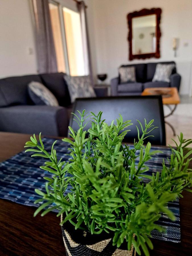 Emma'S Place, 2 Bedroom Apartment With Pool View Πάφος Εξωτερικό φωτογραφία
